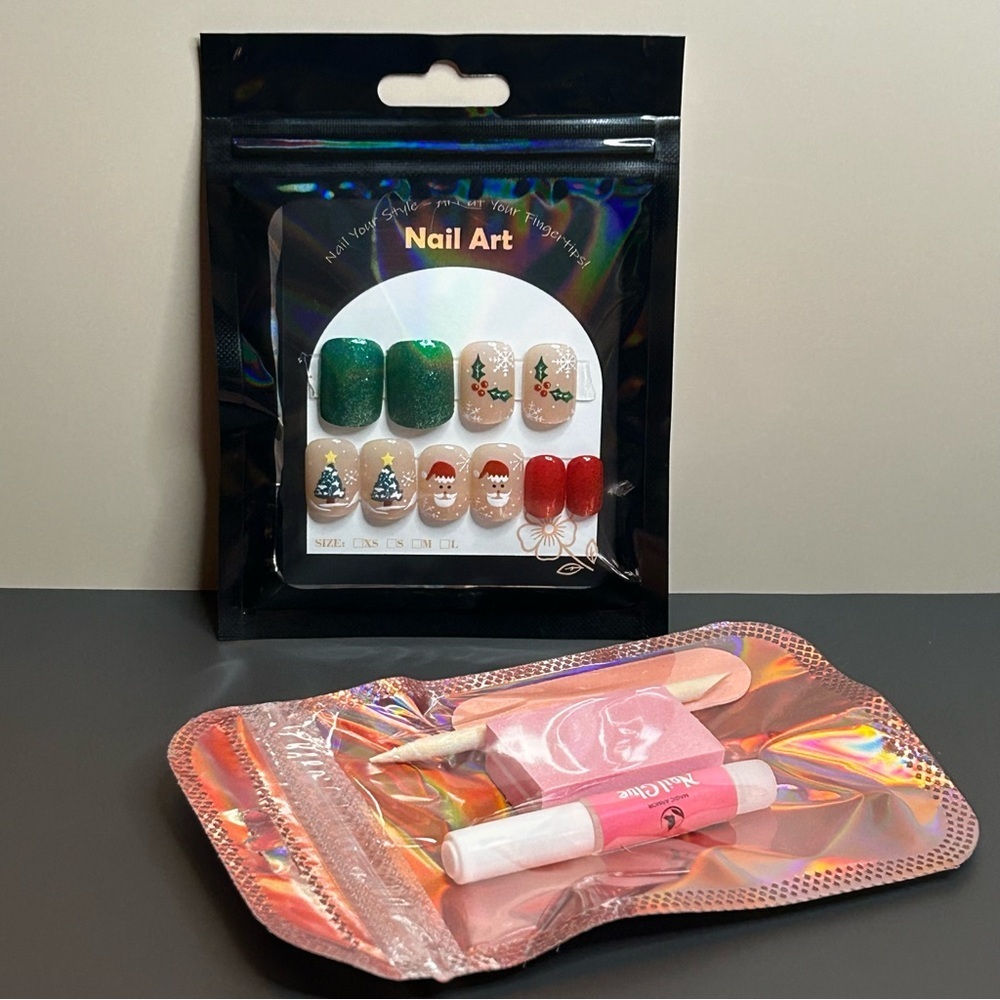 29 Piece Nail Art Set Christmas Winter Santa Theme